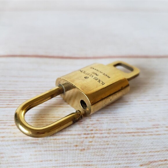 Authentic Louis Vuitton #311 Lock and Key Set Brass 300 Series Padlock - Picture 5 of 6
